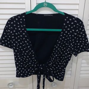 Brandy Melville wrap tie crop top
